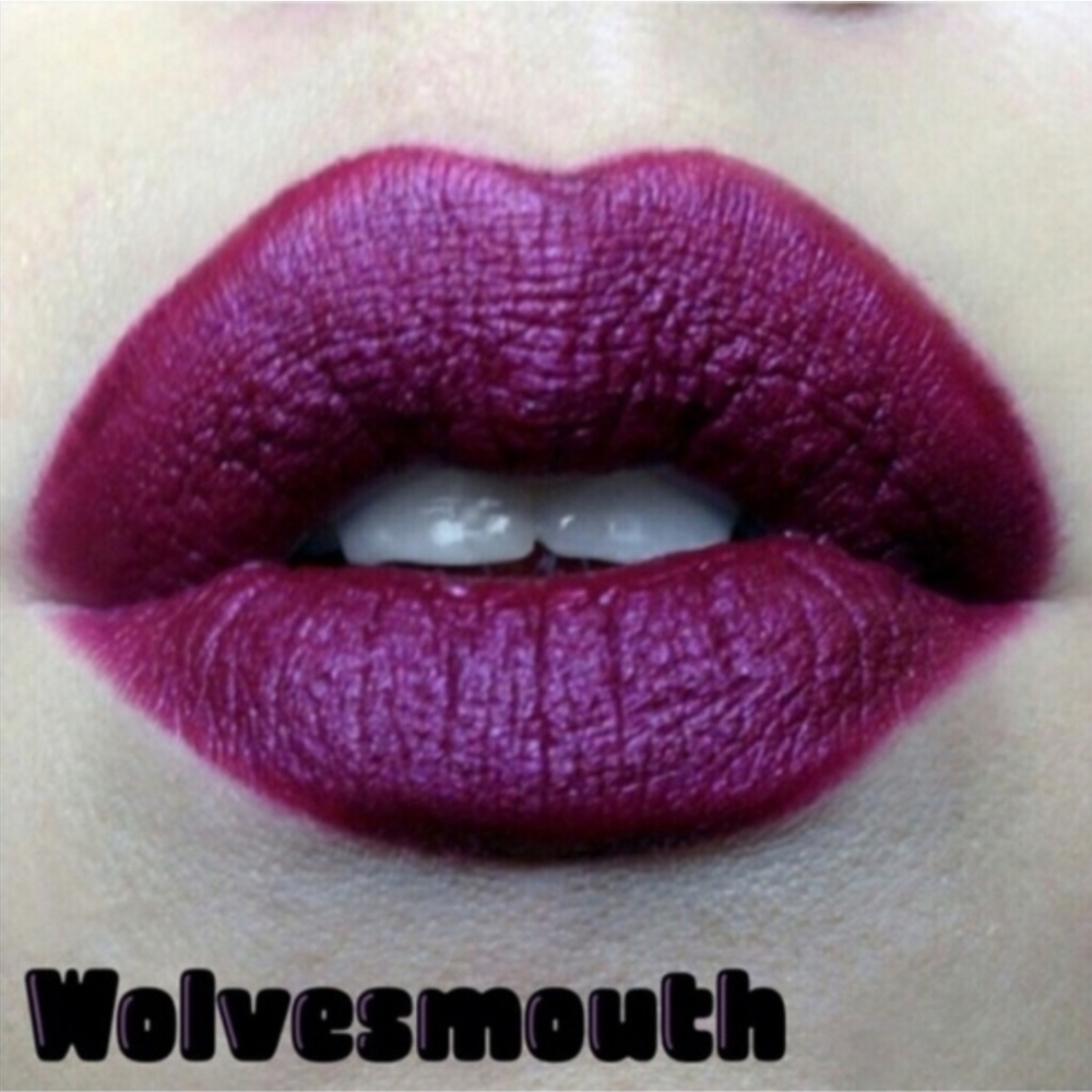 Kat Von D Studded Kiss Lipstick in Wolvesmouth